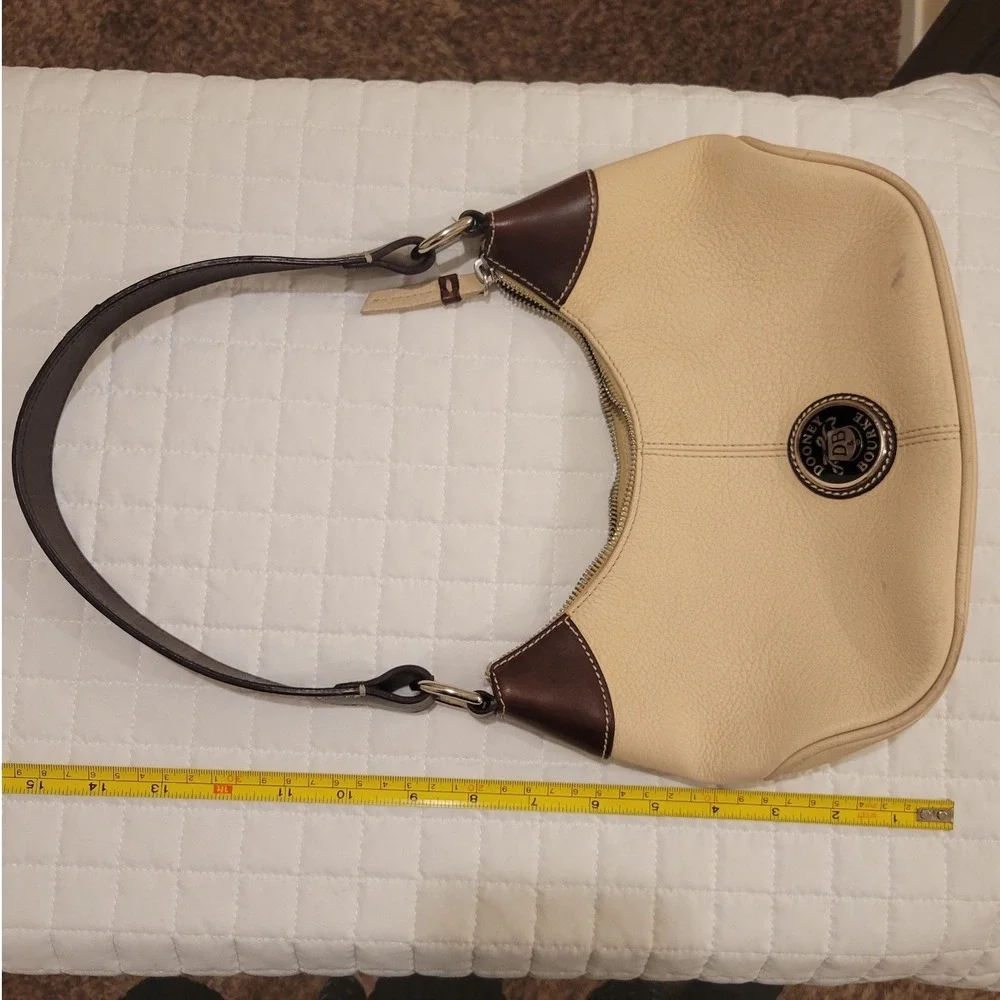 VTG Dooney & Bourke All Weather Pebbled Leather Cream Brown Hobo Shoulder Bag